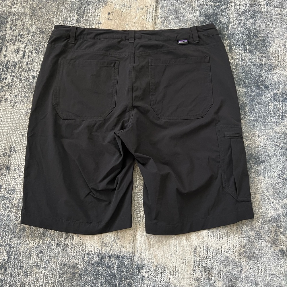 Patagonia Black shorts size 10. - Picture 2 of 10